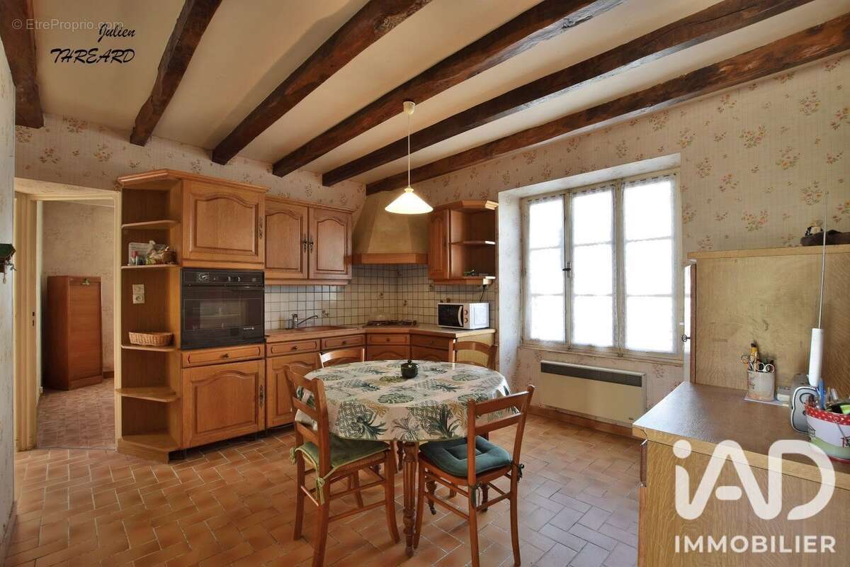 Maison 110 m² à La Chapelle-Blanche-Saint-Martin  - photo 5