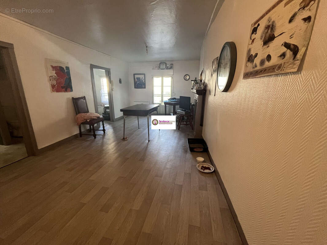 Appartement à LE MELE-SUR-SARTHE