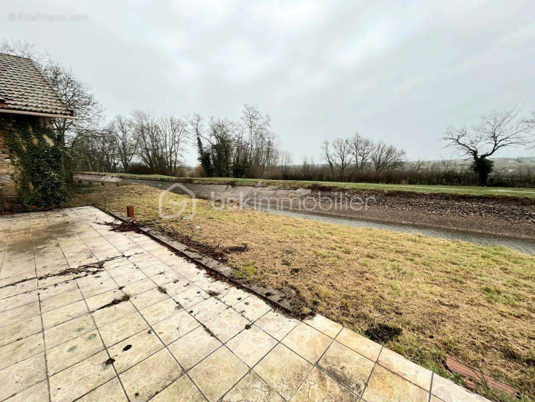 Tènement immobilier avec fort potentiel – 2 maisons + Dépendances – Terrain 3 500 m² – Bord de canal - photo 10