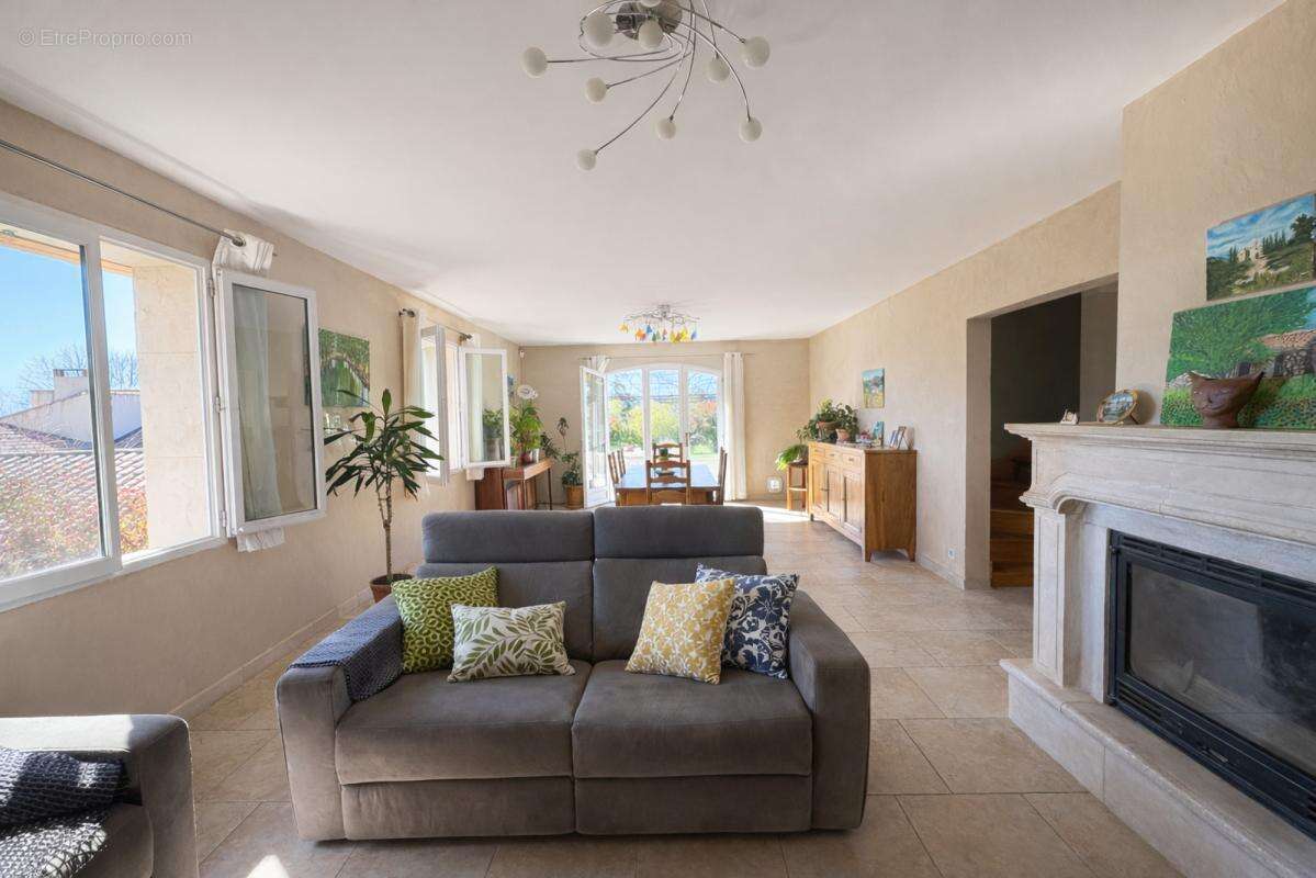 Maison 175 m² à Cucuron  - photo 6