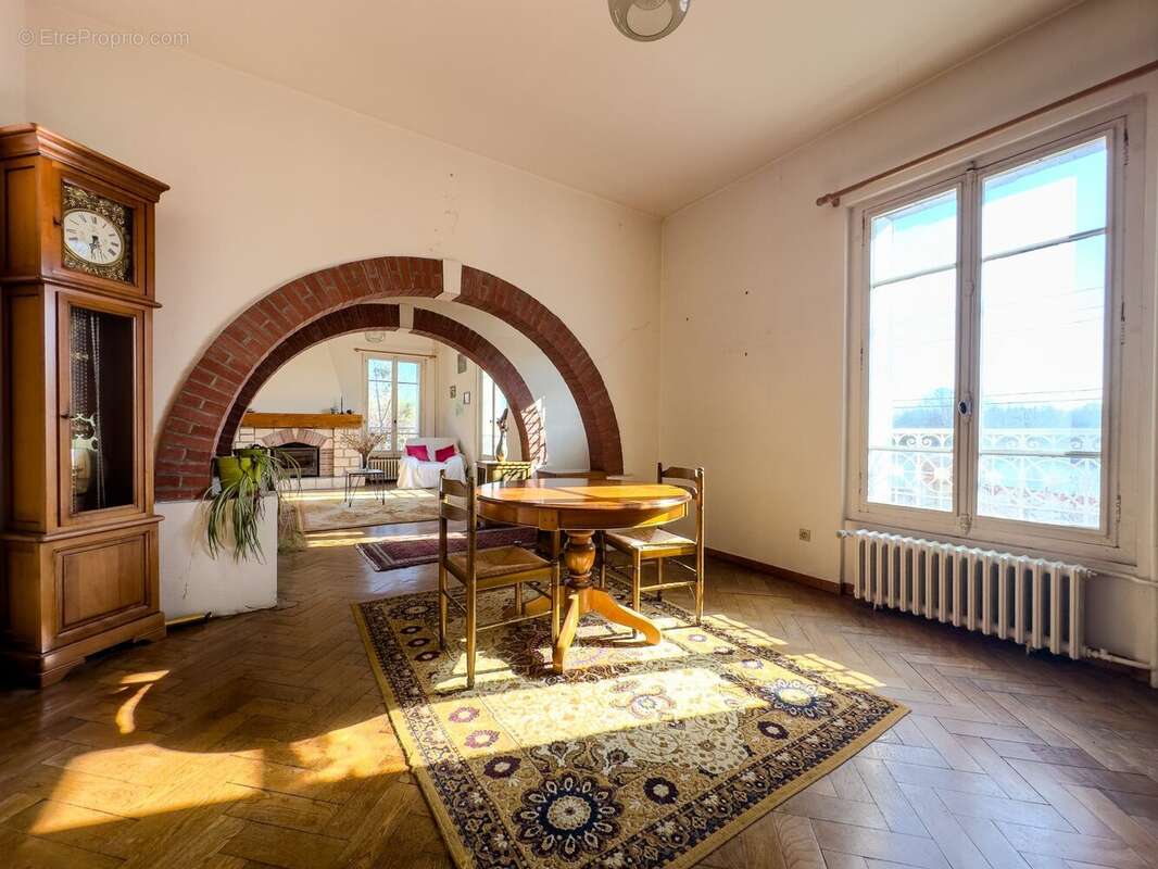 Maison à BONNIERES-SUR-SEINE
