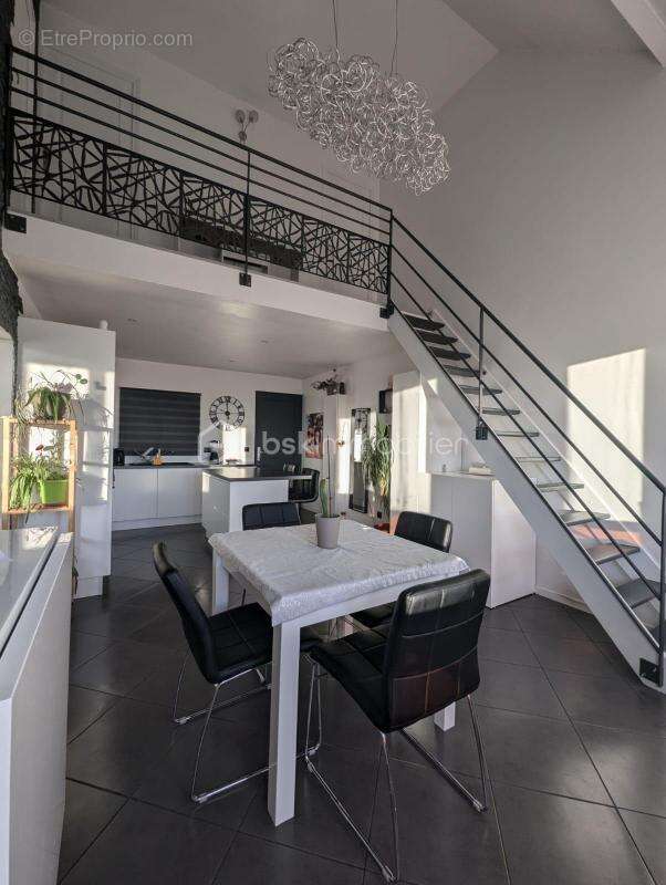 Appartement à OZOIR-LA-FERRIERE