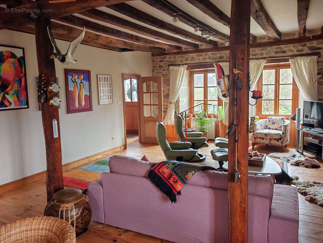 Maison à SAINT-JULIEN-LE-PELERIN