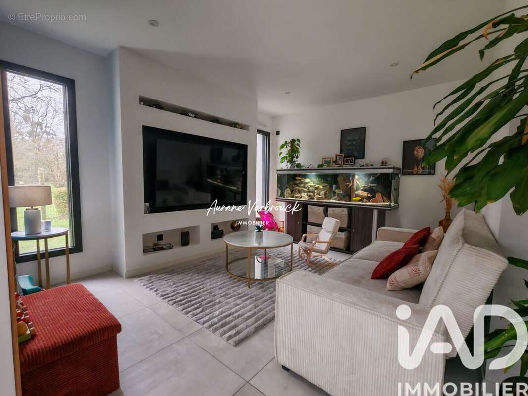 Maison 121 m² à La Chapelle-De-Brain  - photo 5