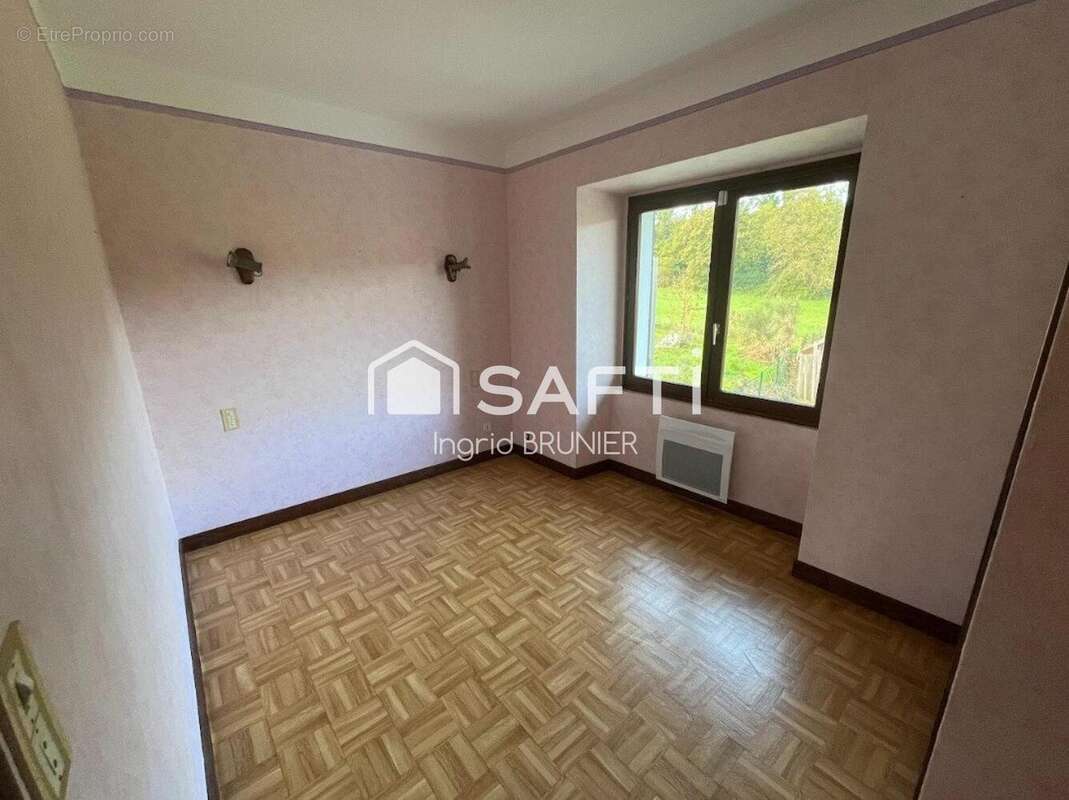 Maison 70 m² à Saint-Pierre-De-Curtille  - photo 7