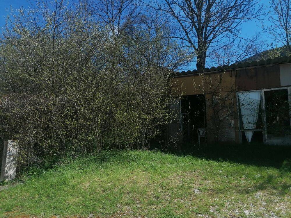 Terrain à LA FAURIE