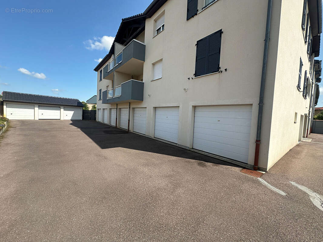 Appartement à COURCELLES-SUR-NIED