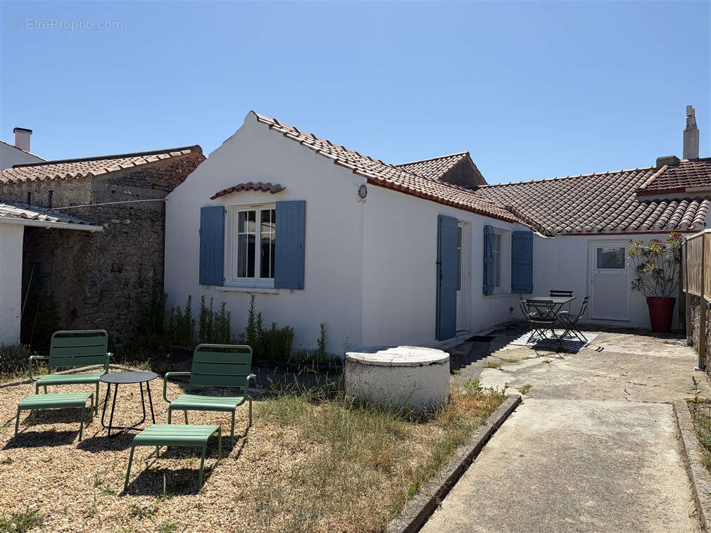 A 300 m du bourg et 800 m de la plage - photo 2