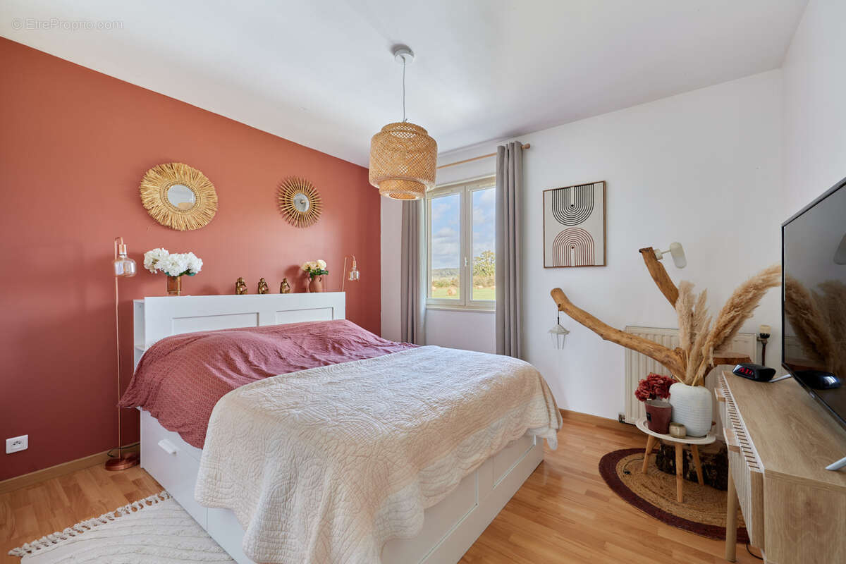 Maison à SAINT-PIERRE-SUR-DIVES