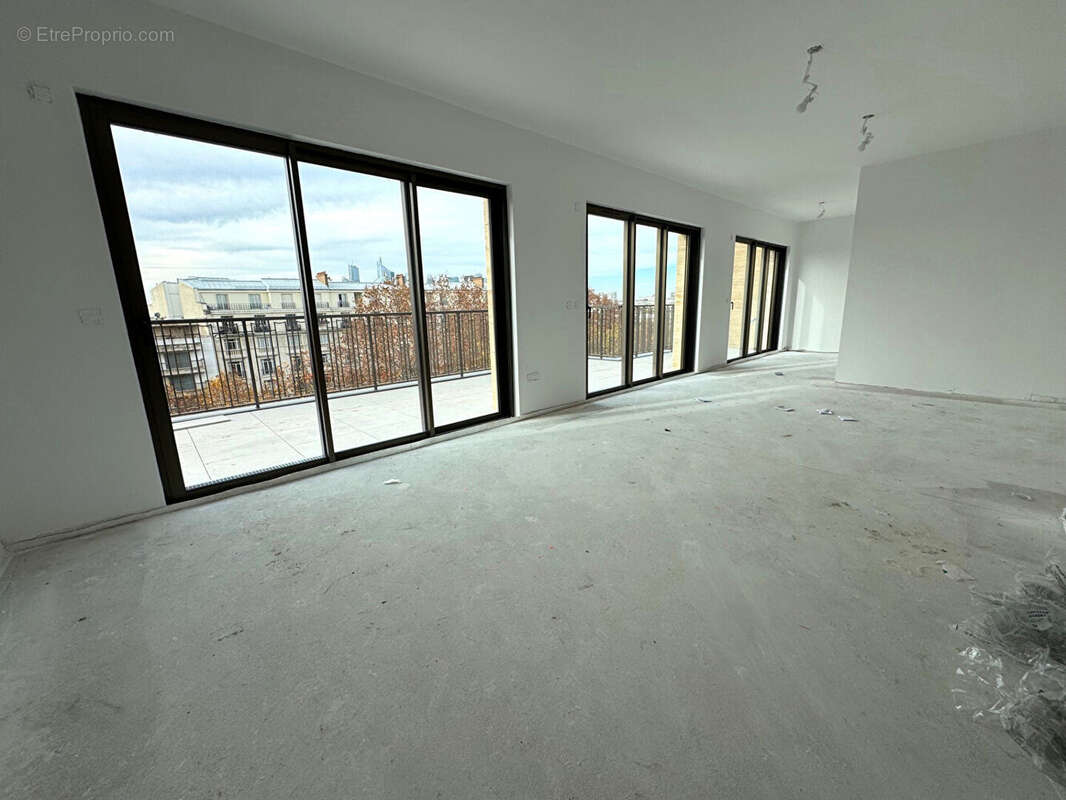 Appartement à NEUILLY-SUR-SEINE