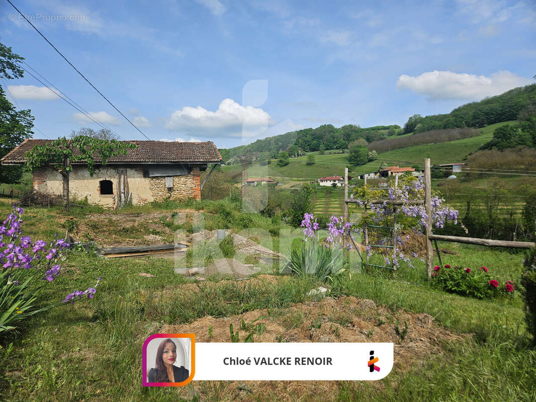 Terrain à CHEVRIERES