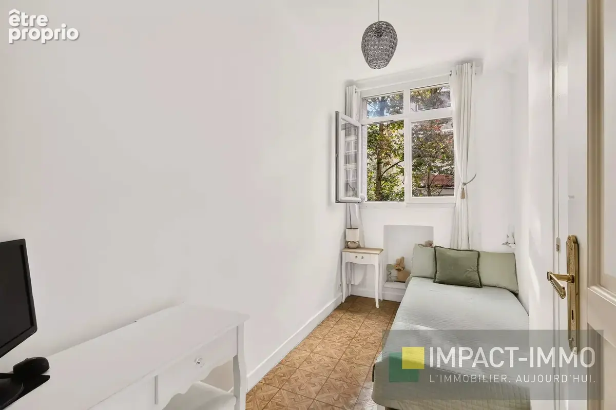 Bel appartement lumineux de 4 pièces avec balcon, cave et box à Neuilly-sur-Seine - photo 11