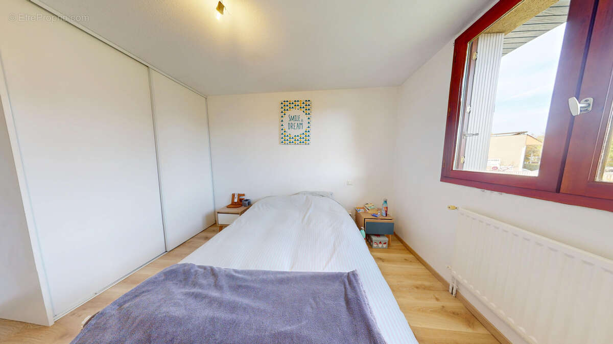 Appartement à ONET-LE-CHATEAU