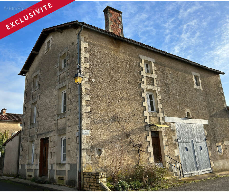 Maison à CHAMPNIERS