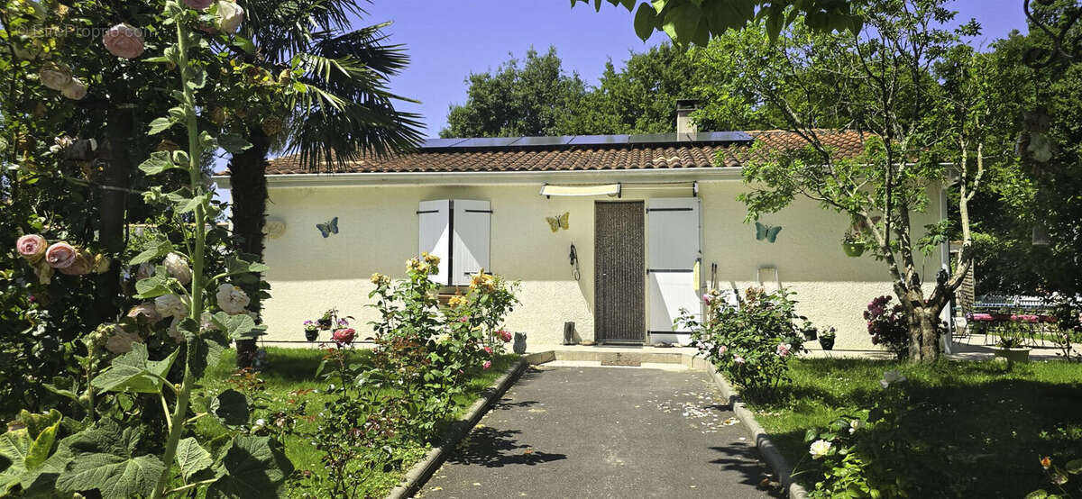 Maison 117 m² à Chaniers  - photo 2