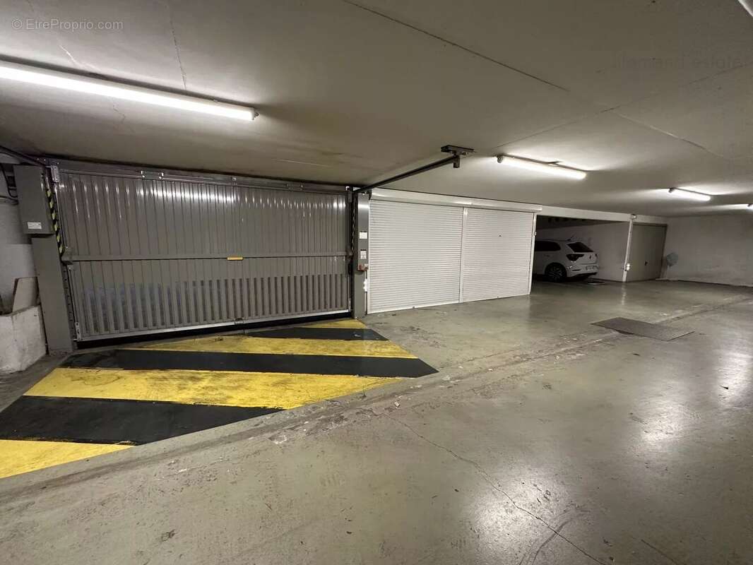 Parking à CANNES