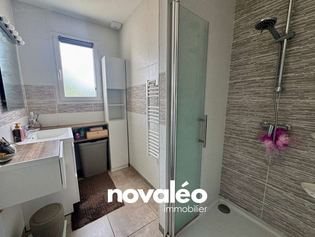 Maison à ROCHES-PREMARIE-ANDILLE