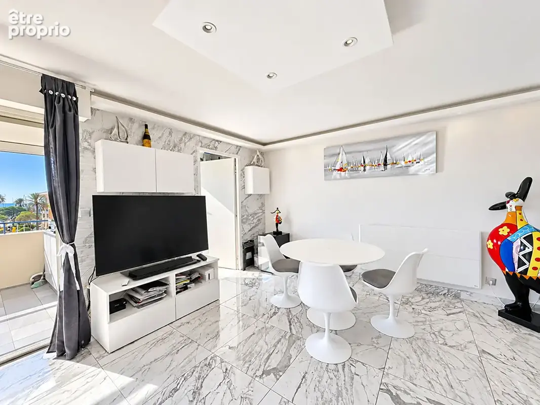Superbe Appartement  3 pièces vue mer Port Fréjus+parking - photo 2