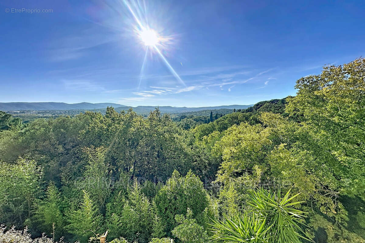 Appartement à GRIMAUD
