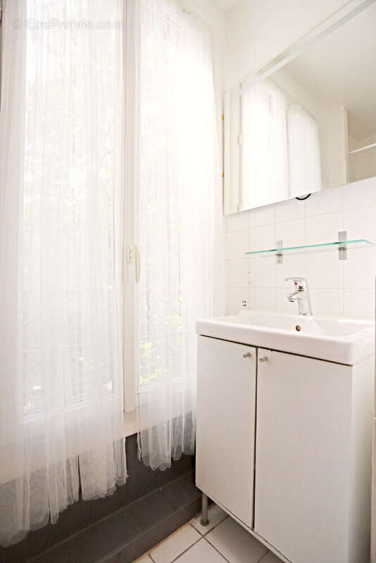 Appartement à PARIS-14E