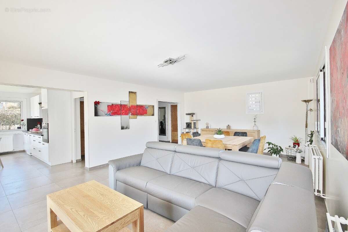 A 10min de CHAMBERY sur NOVALAISE Villa d’architecte 7 pièces de 220 m² plus T2 indépendant 50 m² sur plus de 1700m2– Idéal pour - photo 5