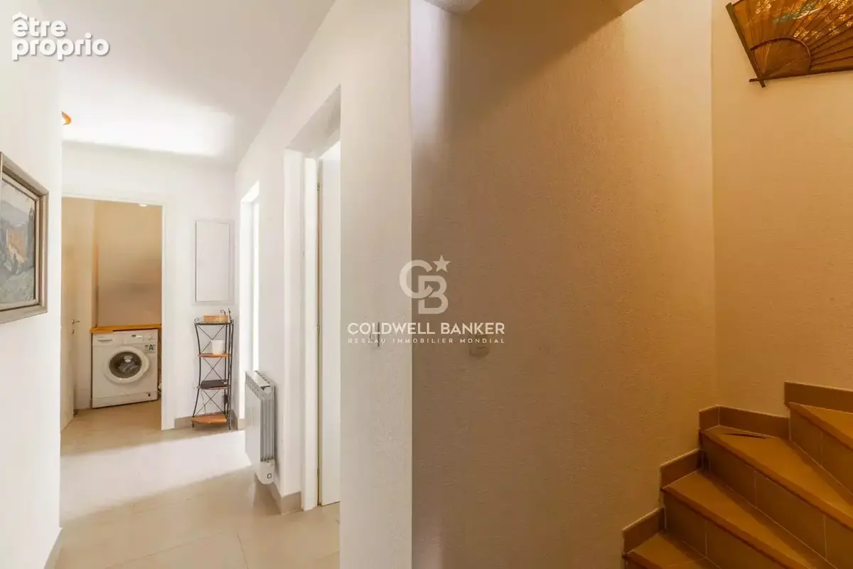 L'ile-rousse - Centre ville - Grand T4 en duplex - Cave & garage - photo 14