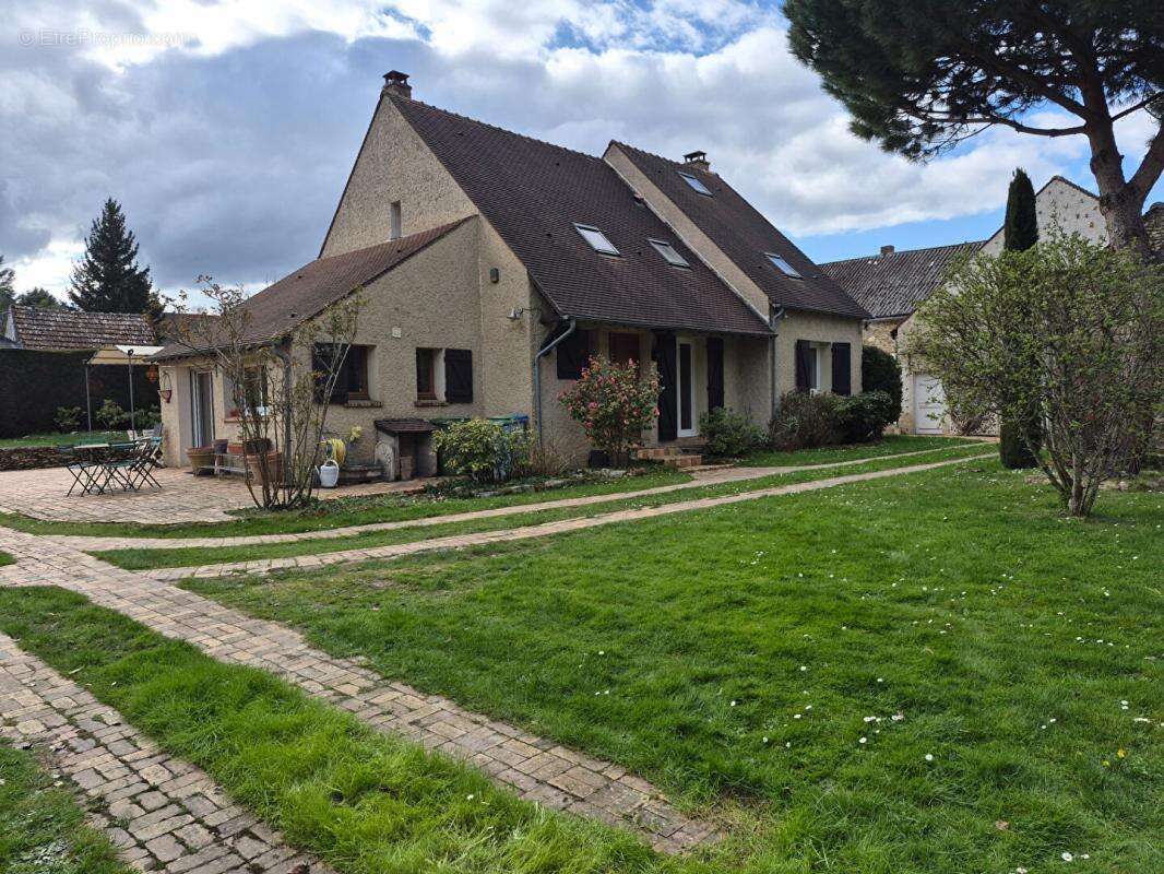 Maison à SAINT-REMY-LES-CHEVREUSE