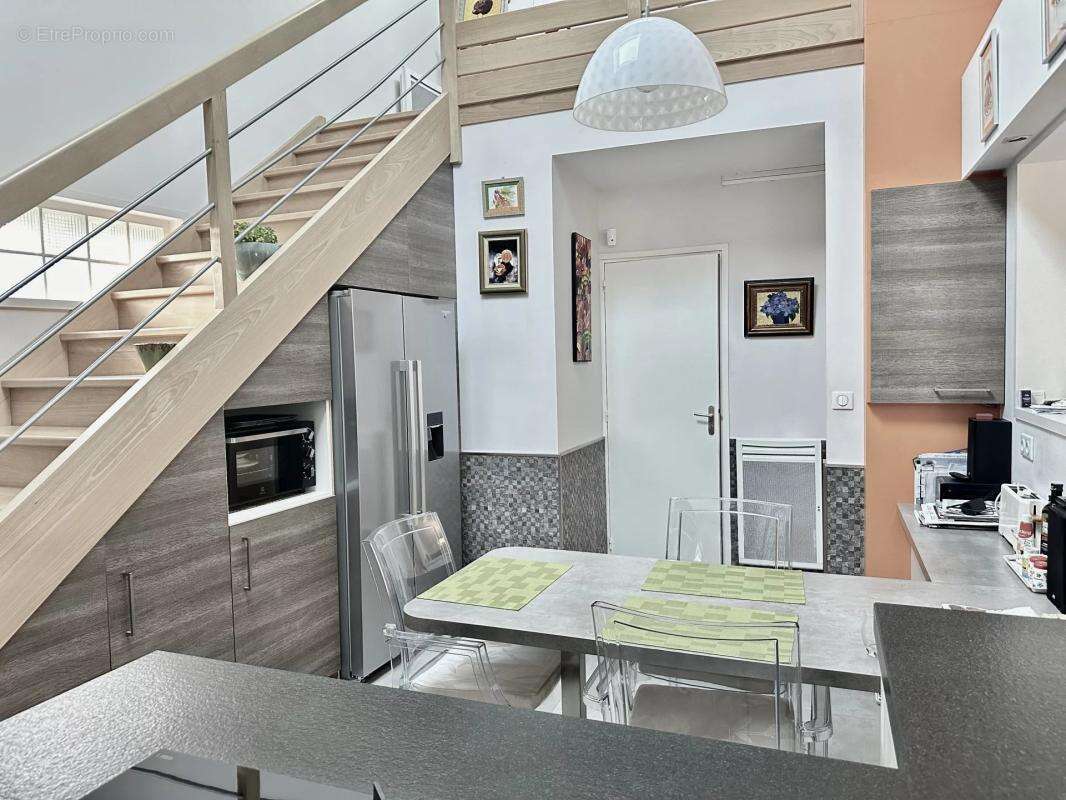 À vendre : Maison de plain-pied avec piscine et grand terrain paysagé au Cellier - photo 6