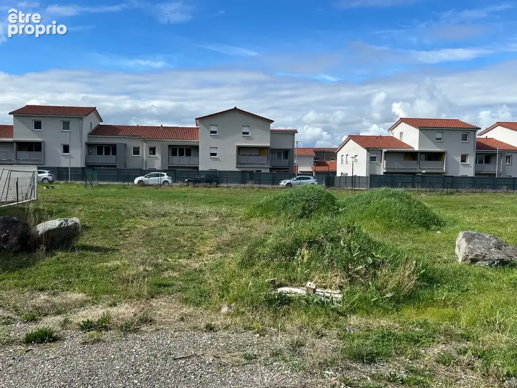 Terrain à bâtir de 580 m² à VEAUCHE (42) - photo 2