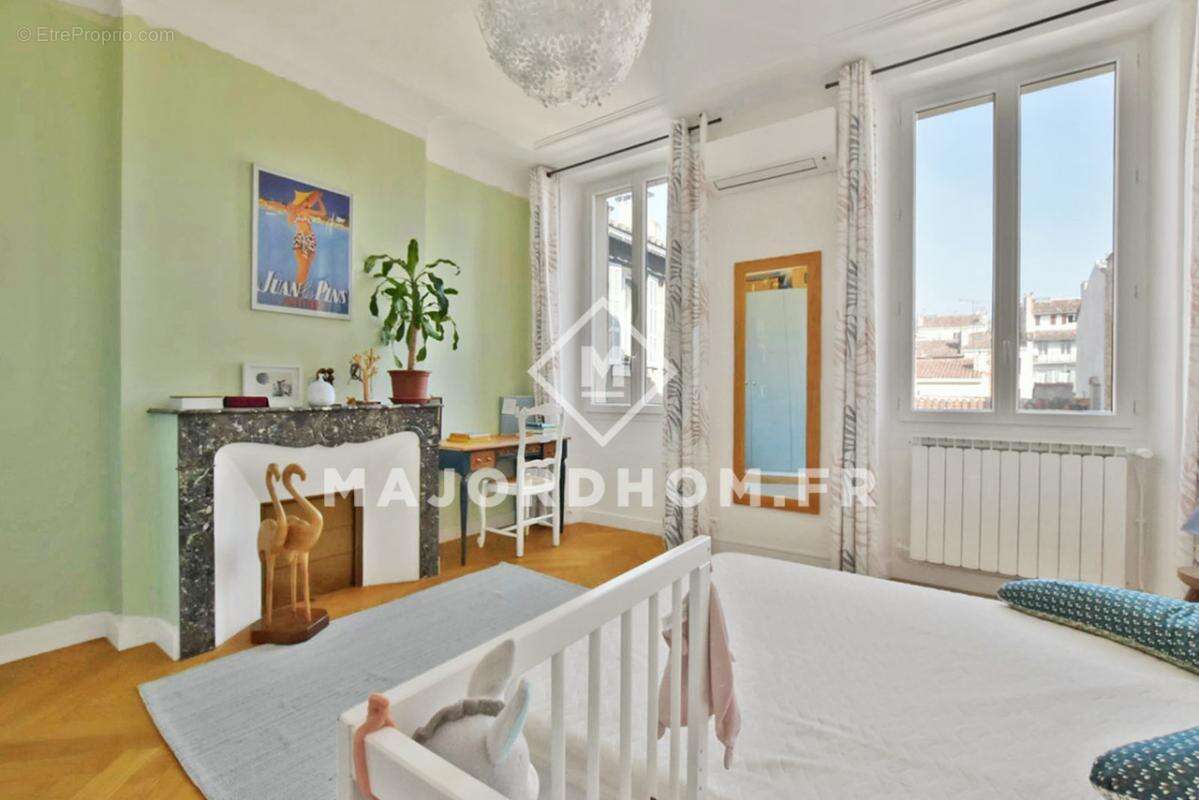 Appartement à MARSEILLE-5E