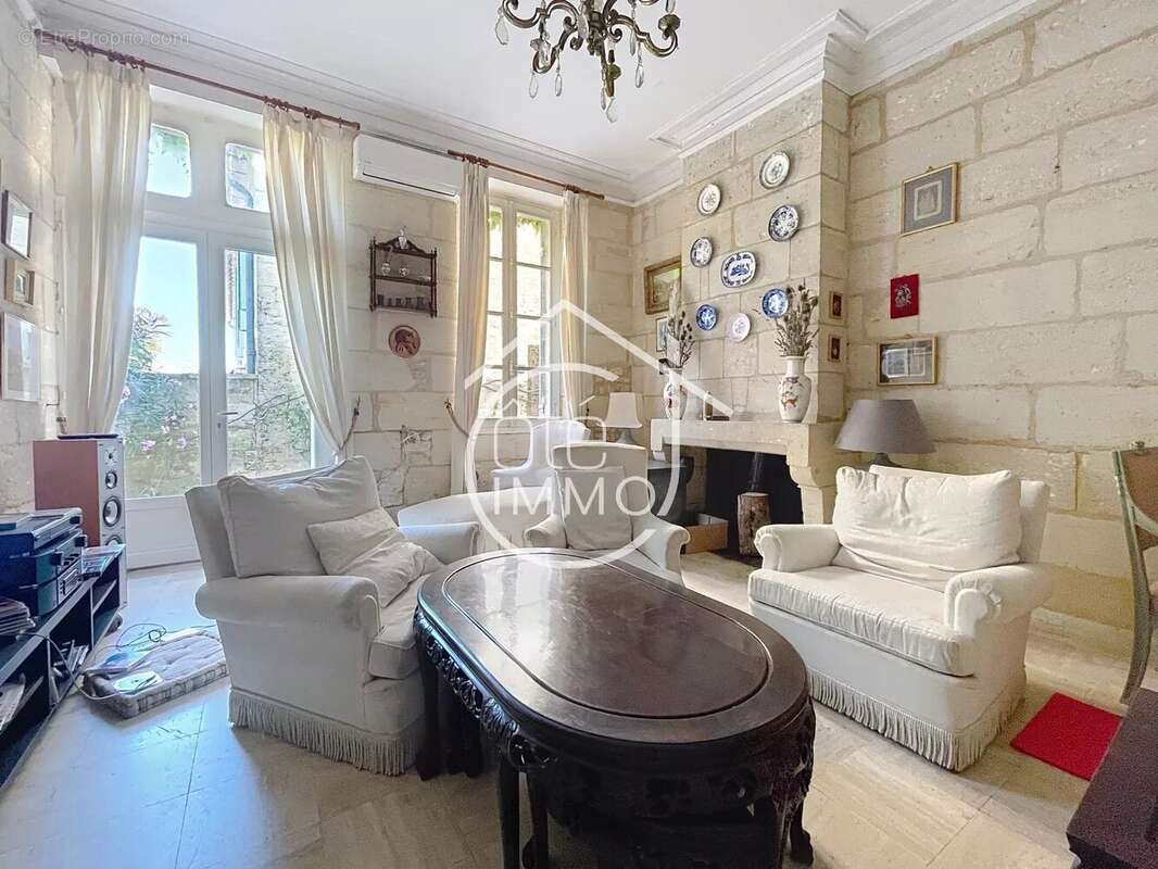 Francs : Propriété de charme en pierre - photo 3