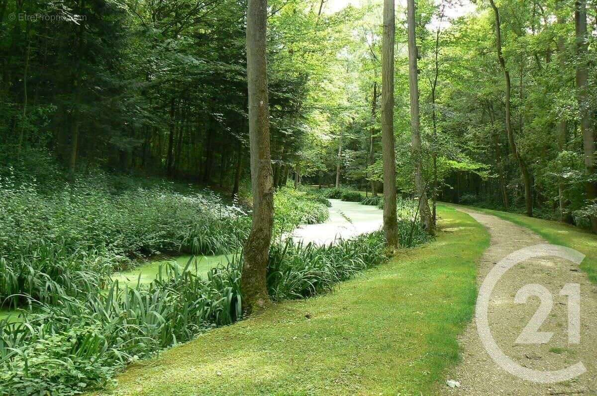 Terrain à MONTGE-EN-GOELE