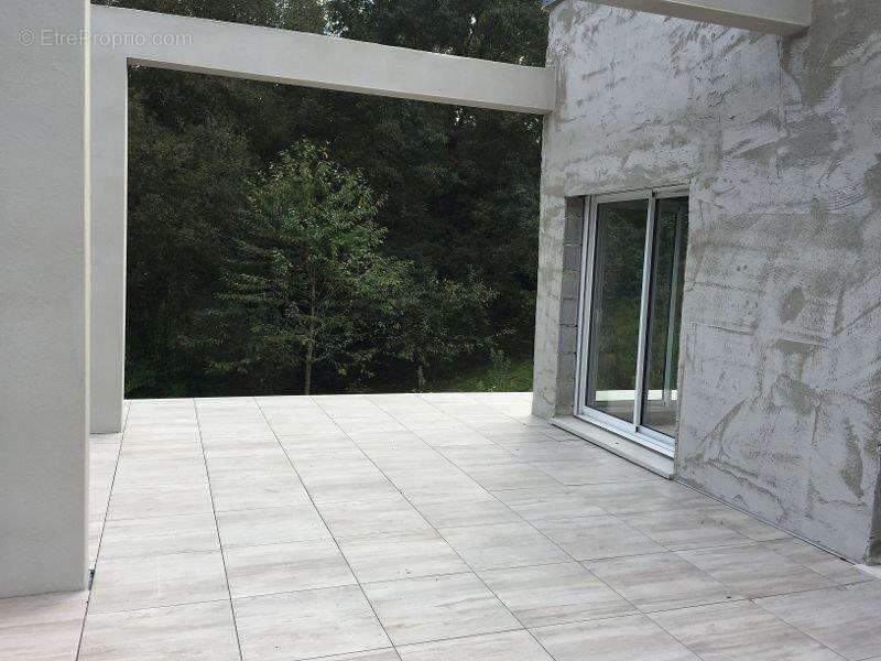 Maison à SAINT-GENCE