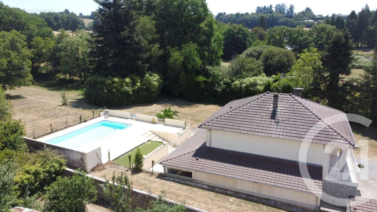 Maison à COUZEIX