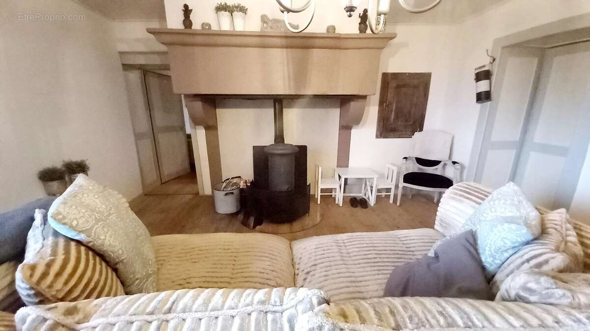 Maison à SAINT-BASLEMONT