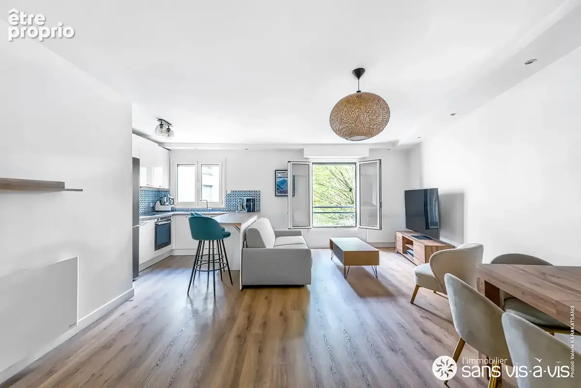 2 pièces rénové de 53 m2   calme, vue dégagée   2 box reunis  de 26 m2 - photo 4