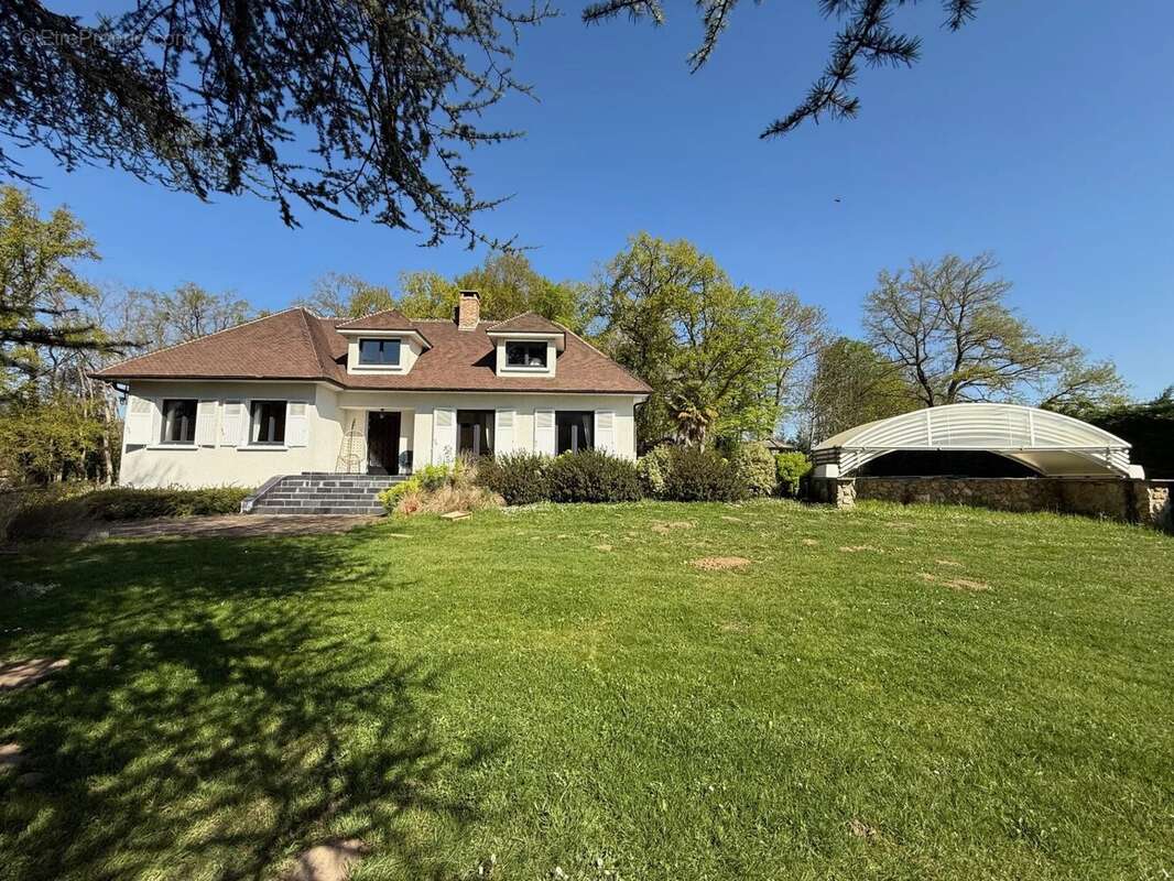 Maison à BREUX-JOUY
