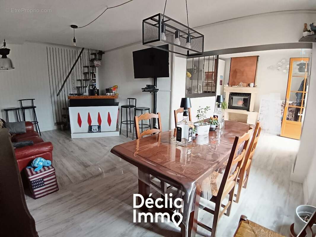 Maison en pierre avec dependances - photo 3