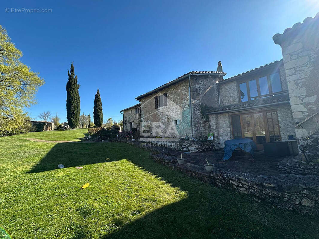 Autre à CASTELNAU-DE-MONTMIRAL