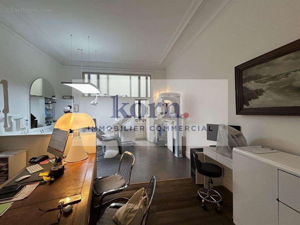 Commerce à PARIS-17E