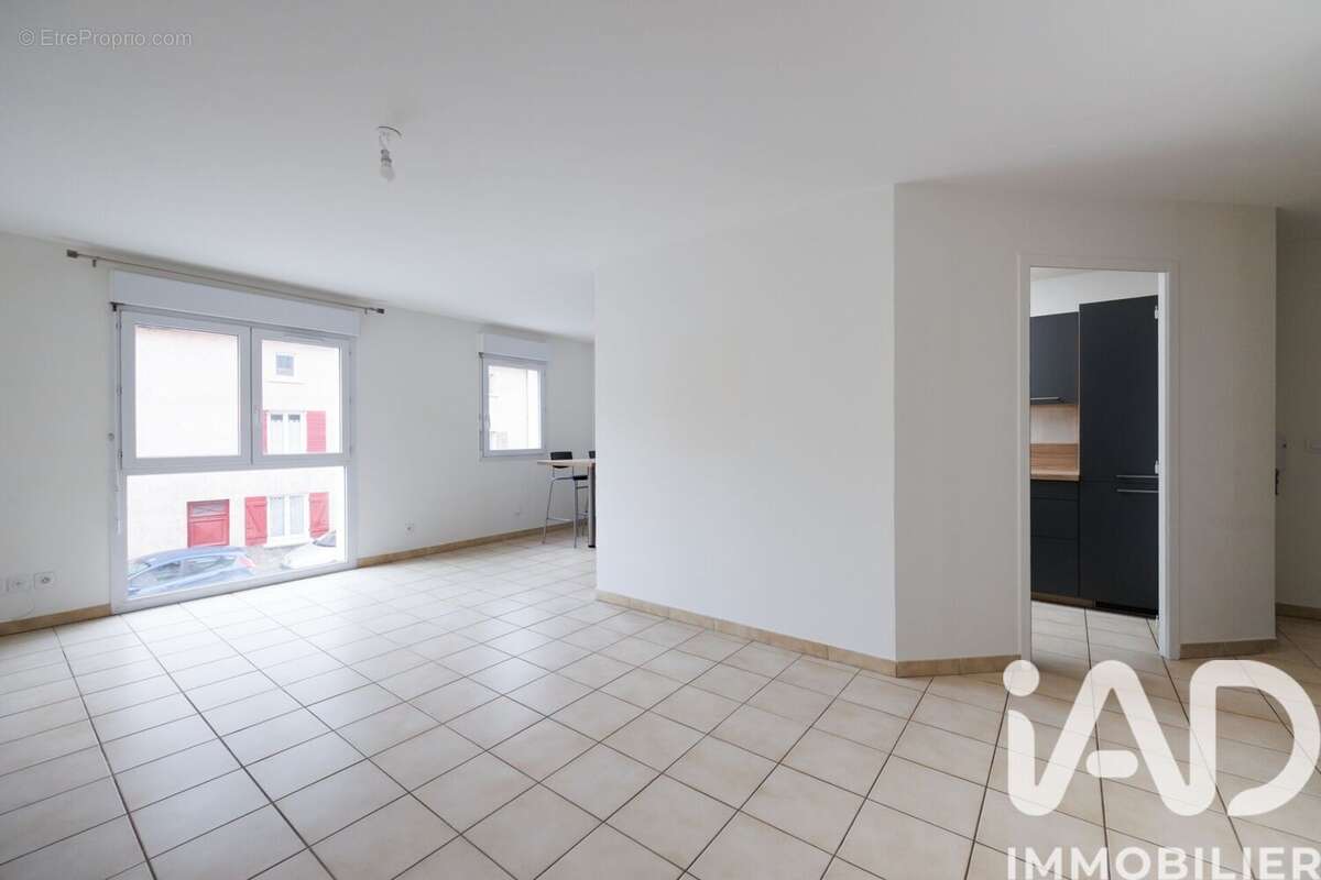 Photo 4 - Appartement à SAINT-GENIS-LES-OLLIERES