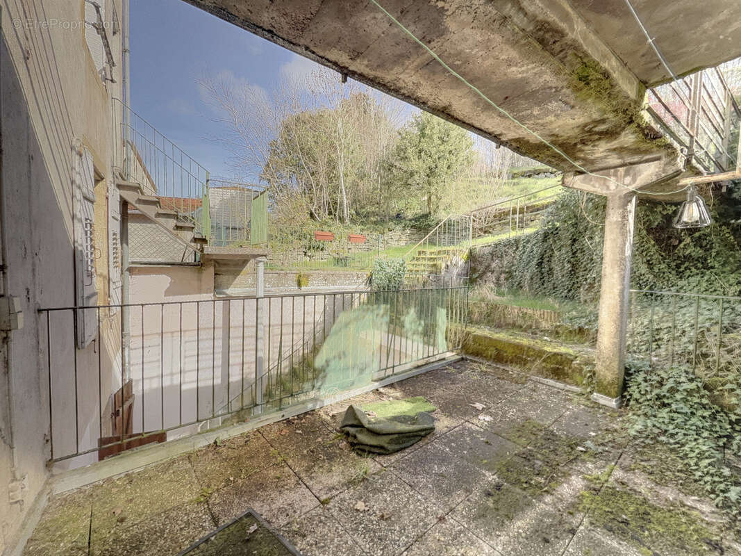 Appartement à CONTREXEVILLE