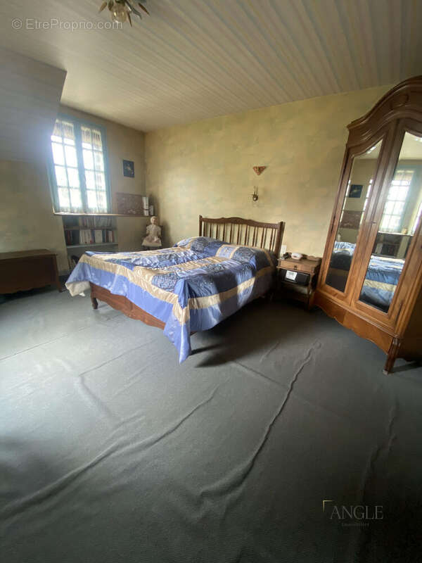 Maison à VILLAINES-LA-CARELLE