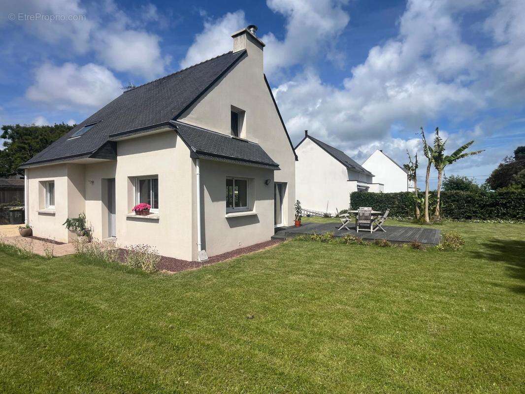 Maison à LARMOR-BADEN
