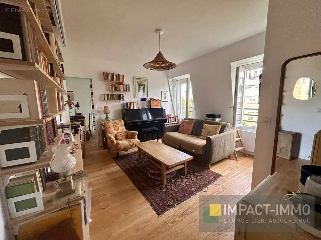 Nouveauté - Vue Dégagée - Charmant 2 pièces refait à neuf - photo 2