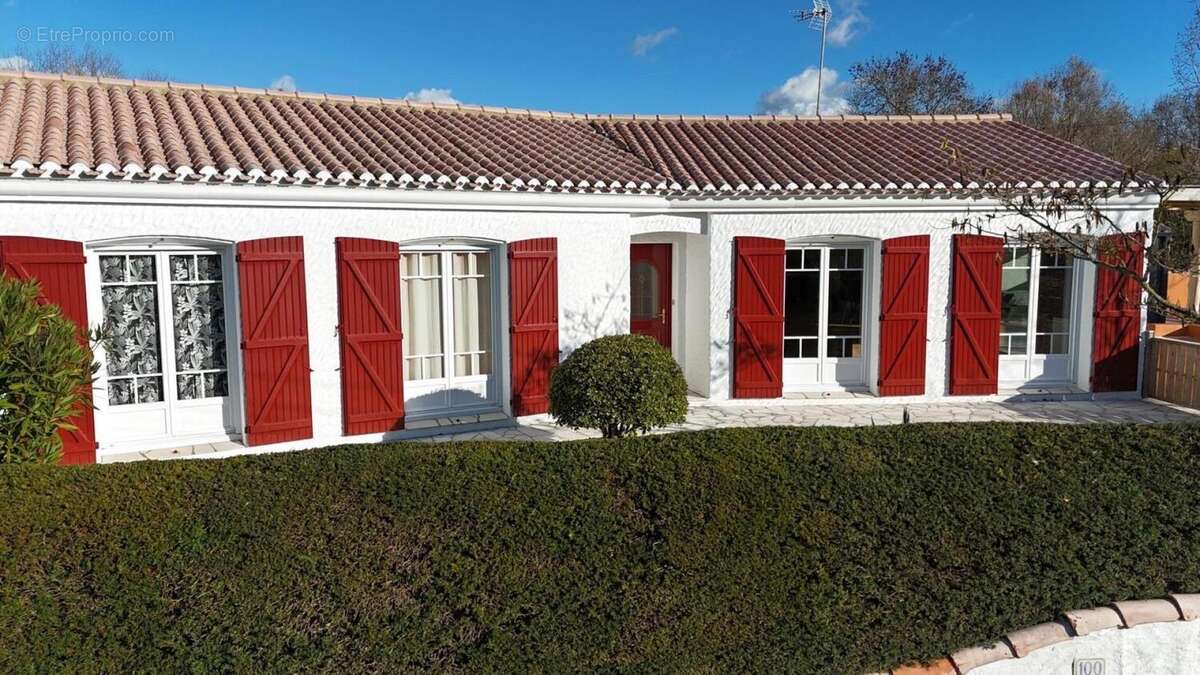 Photo 3 - Maison à LE PERRIER