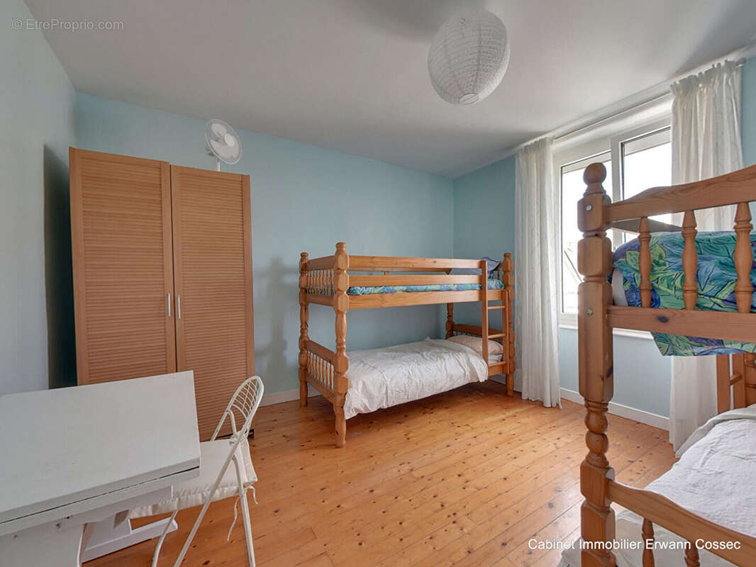 LECHIAGAT - Maison de 130 m² profitant d'une vue sur le port - photo 10