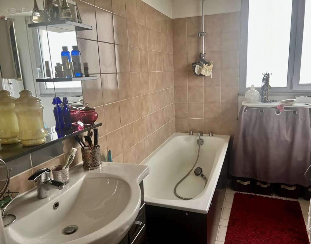 Appartement à PARIS-19E