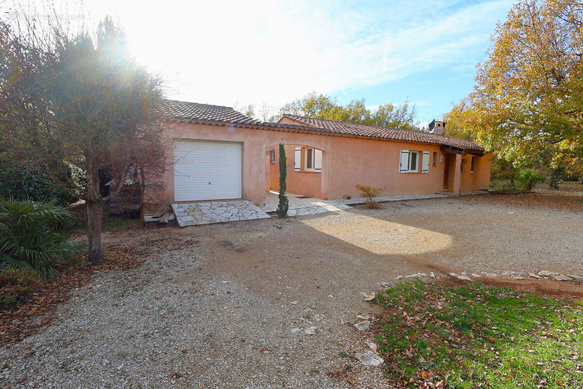 Maison à SAINT-CEZAIRE-SUR-SIAGNE