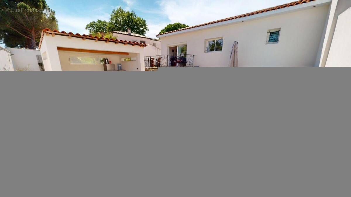 Maison à COURNONSEC